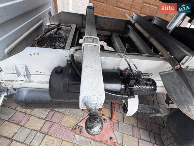 Белый Мерседес Sprinter, объемом двигателя 2.15 л и пробегом 322 тыс. км за 11500 $, фото 9 на Automoto.ua