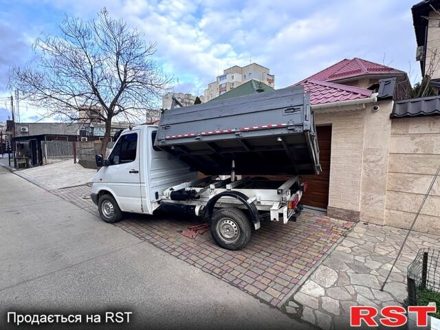 Белый Мерседес Sprinter, объемом двигателя 2.2 л и пробегом 322 тыс. км за 11500 $, фото 5 на Automoto.ua