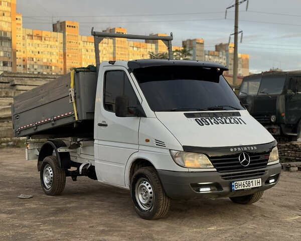 Белый Мерседес Sprinter, объемом двигателя 2.15 л и пробегом 290 тыс. км за 12500 $, фото 3 на Automoto.ua