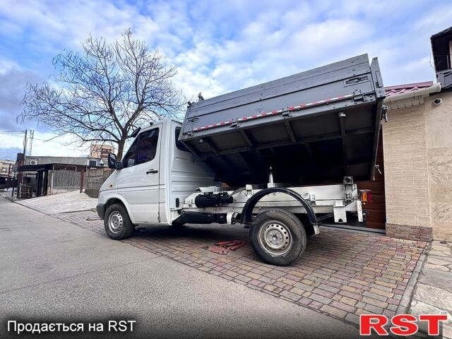 Белый Мерседес Sprinter, объемом двигателя 2.2 л и пробегом 322 тыс. км за 11500 $, фото 6 на Automoto.ua