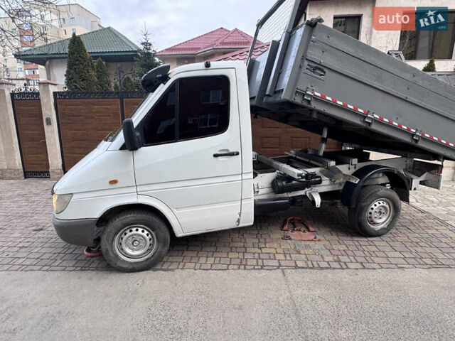 Белый Мерседес Sprinter, объемом двигателя 2.15 л и пробегом 322 тыс. км за 11500 $, фото 12 на Automoto.ua