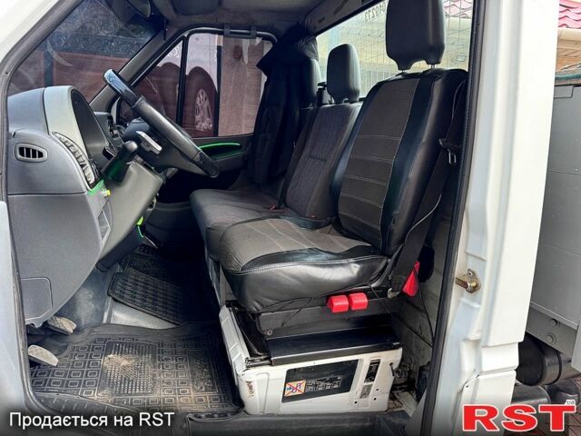 Белый Мерседес Sprinter, объемом двигателя 2.2 л и пробегом 322 тыс. км за 11500 $, фото 11 на Automoto.ua