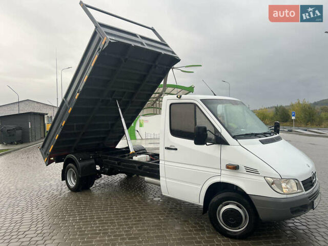 Белый Мерседес Sprinter, объемом двигателя 2.7 л и пробегом 451 тыс. км за 18700 $, фото 2 на Automoto.ua