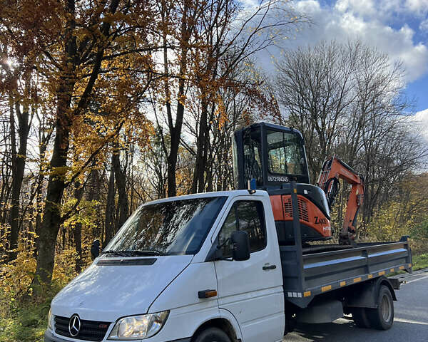 Белый Мерседес Sprinter, объемом двигателя 2.7 л и пробегом 451 тыс. км за 18700 $, фото 8 на Automoto.ua