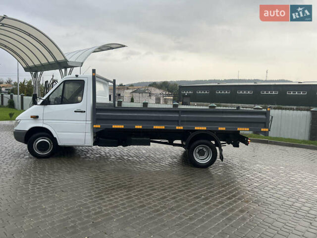 Белый Мерседес Sprinter, объемом двигателя 2.7 л и пробегом 451 тыс. км за 18700 $, фото 4 на Automoto.ua