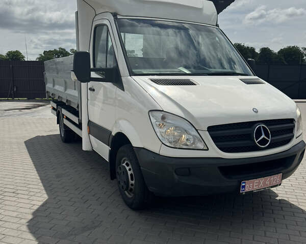Белый Мерседес Sprinter, объемом двигателя 2.2 л и пробегом 303 тыс. км за 25000 $, фото 2 на Automoto.ua