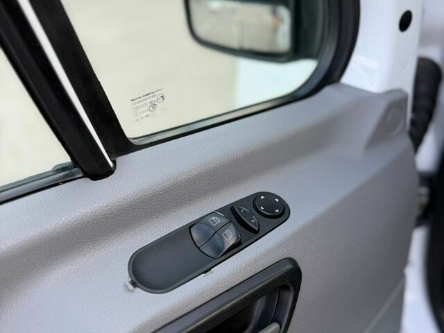 Белый Мерседес Sprinter, объемом двигателя 2.2 л и пробегом 374 тыс. км за 26000 $, фото 53 на Automoto.ua
