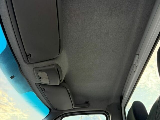 Белый Мерседес Sprinter, объемом двигателя 2.2 л и пробегом 374 тыс. км за 26000 $, фото 42 на Automoto.ua