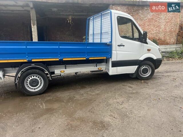 Белый Мерседес Sprinter, объемом двигателя 2.14 л и пробегом 400 тыс. км за 16920 $, фото 5 на Automoto.ua