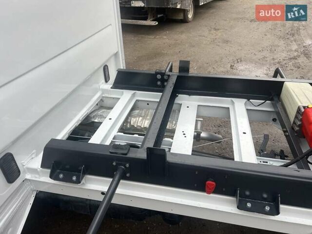 Белый Мерседес Sprinter, объемом двигателя 2.14 л и пробегом 400 тыс. км за 16920 $, фото 29 на Automoto.ua