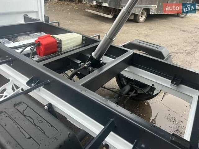 Белый Мерседес Sprinter, объемом двигателя 2.14 л и пробегом 400 тыс. км за 16920 $, фото 33 на Automoto.ua