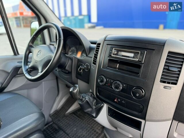 Белый Мерседес Sprinter, объемом двигателя 2.2 л и пробегом 374 тыс. км за 26000 $, фото 61 на Automoto.ua