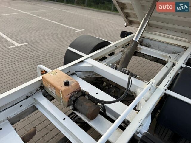 Белый Мерседес Sprinter, объемом двигателя 2.2 л и пробегом 374 тыс. км за 26000 $, фото 18 на Automoto.ua