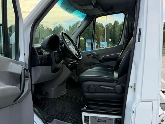 Белый Мерседес Sprinter, объемом двигателя 2.2 л и пробегом 374 тыс. км за 26000 $, фото 52 на Automoto.ua