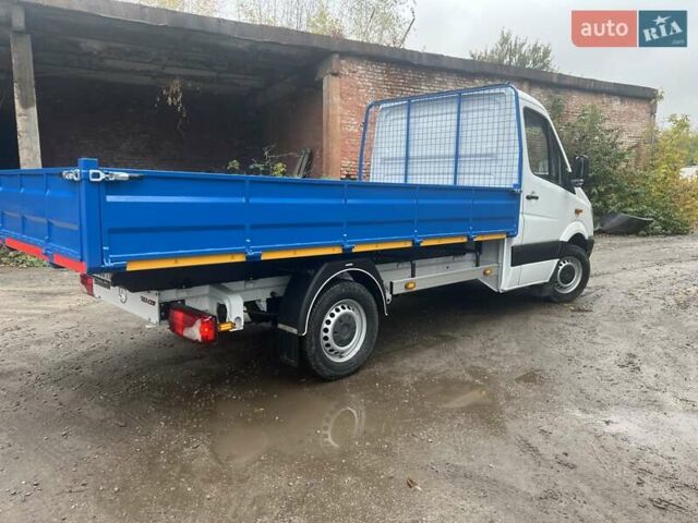 Белый Мерседес Sprinter, объемом двигателя 2.14 л и пробегом 400 тыс. км за 16920 $, фото 6 на Automoto.ua