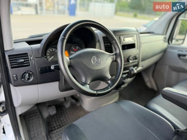 Белый Мерседес Sprinter, объемом двигателя 2.2 л и пробегом 374 тыс. км за 26000 $, фото 34 на Automoto.ua