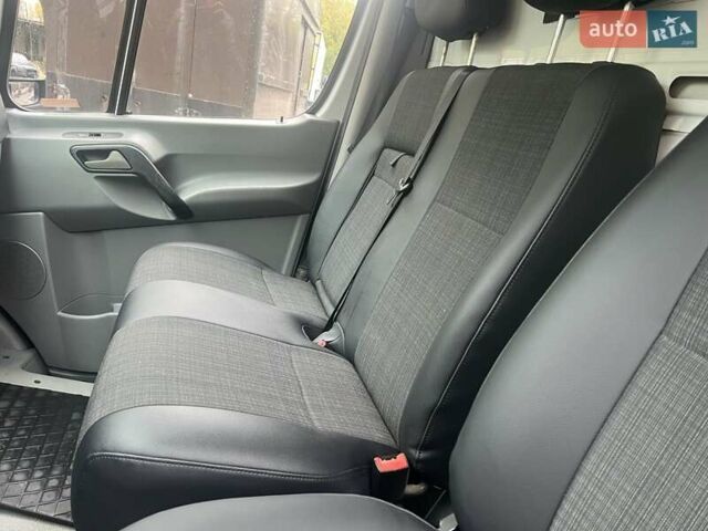 Белый Мерседес Sprinter, объемом двигателя 2.14 л и пробегом 400 тыс. км за 16920 $, фото 19 на Automoto.ua