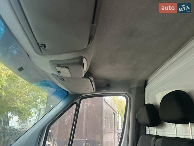 Белый Мерседес Sprinter, объемом двигателя 2.14 л и пробегом 400 тыс. км за 16920 $, фото 18 на Automoto.ua