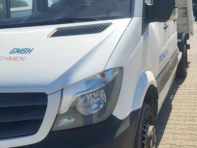 Белый Мерседес Sprinter, объемом двигателя 2.2 л и пробегом 240 тыс. км за 20300 $, фото 1 на Automoto.ua