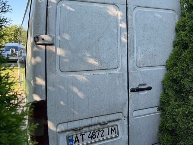 Белый Мерседес Sprinter, объемом двигателя 2.15 л и пробегом 600 тыс. км за 7300 $, фото 4 на Automoto.ua