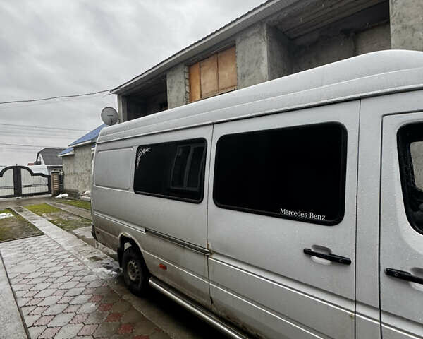 Білий Мерседес Sprinter, об'ємом двигуна 2.69 л та пробігом 800 тис. км за 6500 $, фото 3 на Automoto.ua