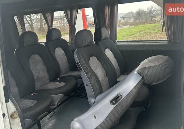 Белый Мерседес Sprinter, объемом двигателя 2.15 л и пробегом 228 тыс. км за 11580 $, фото 8 на Automoto.ua