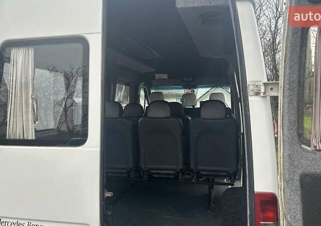 Белый Мерседес Sprinter, объемом двигателя 2.15 л и пробегом 228 тыс. км за 11580 $, фото 19 на Automoto.ua