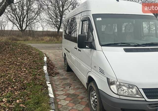 Белый Мерседес Sprinter, объемом двигателя 2.15 л и пробегом 228 тыс. км за 11580 $, фото 26 на Automoto.ua