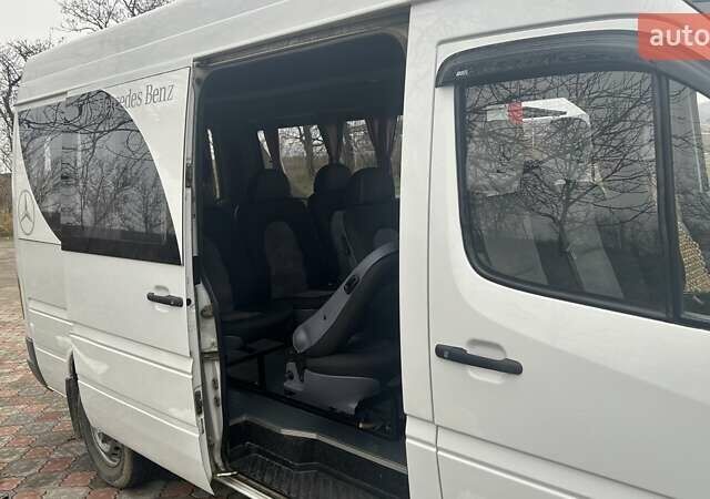 Белый Мерседес Sprinter, объемом двигателя 2.15 л и пробегом 228 тыс. км за 11580 $, фото 9 на Automoto.ua