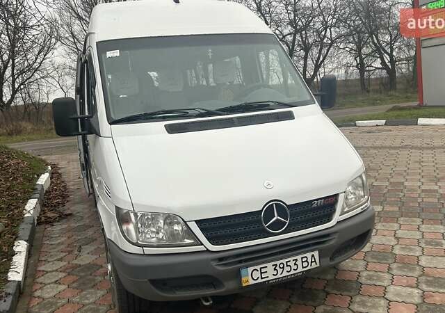 Белый Мерседес Sprinter, объемом двигателя 2.15 л и пробегом 228 тыс. км за 11580 $, фото 3 на Automoto.ua