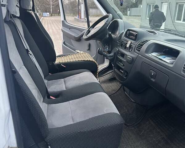 Белый Мерседес Sprinter, объемом двигателя 2.15 л и пробегом 228 тыс. км за 11580 $, фото 34 на Automoto.ua