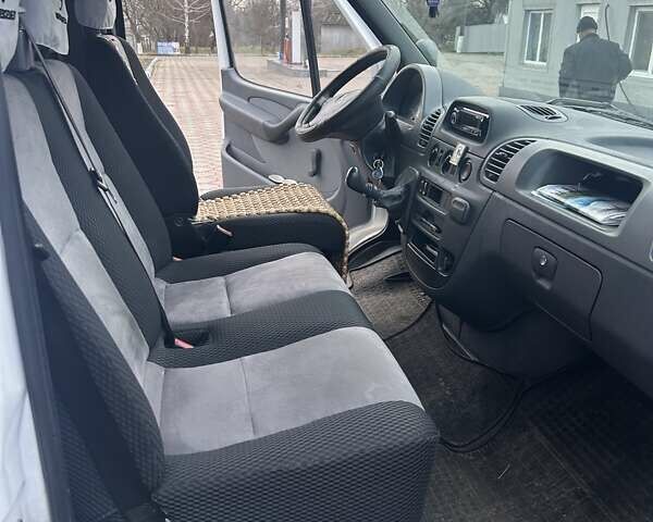 Белый Мерседес Sprinter, объемом двигателя 2.15 л и пробегом 228 тыс. км за 11580 $, фото 35 на Automoto.ua