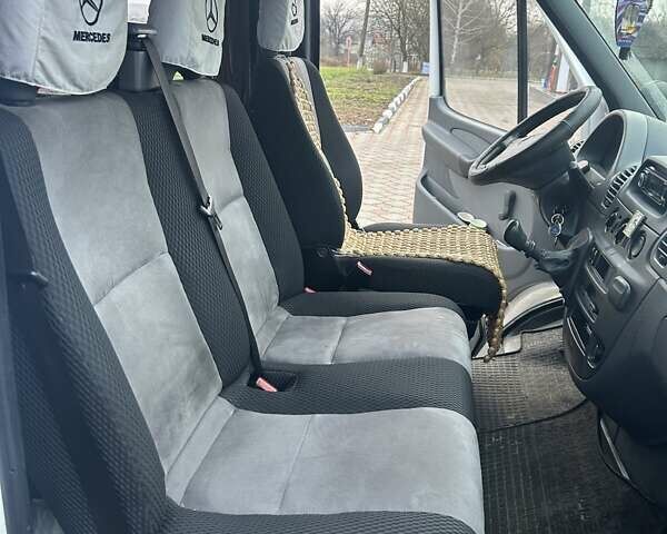 Белый Мерседес Sprinter, объемом двигателя 2.15 л и пробегом 228 тыс. км за 11580 $, фото 40 на Automoto.ua