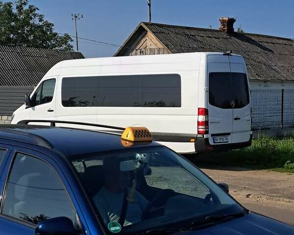 Білий Мерседес Sprinter, об'ємом двигуна 2.14 л та пробігом 303 тис. км за 28400 $, фото 3 на Automoto.ua