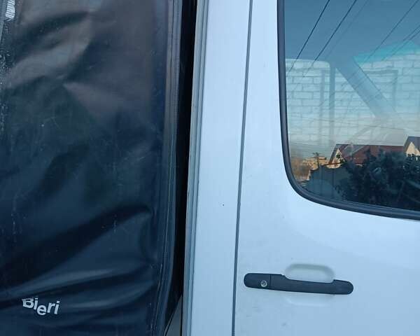 Білий Мерседес Sprinter, об'ємом двигуна 2.69 л та пробігом 238 тис. км за 13500 $, фото 16 на Automoto.ua