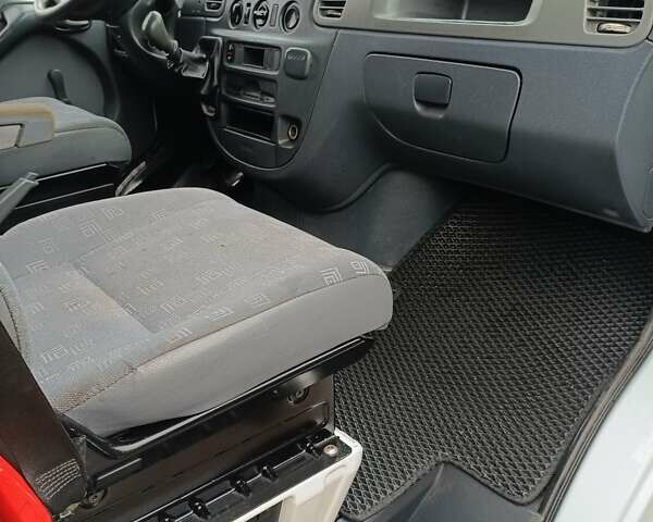 Білий Мерседес Sprinter, об'ємом двигуна 2.15 л та пробігом 311 тис. км за 12999 $, фото 8 на Automoto.ua