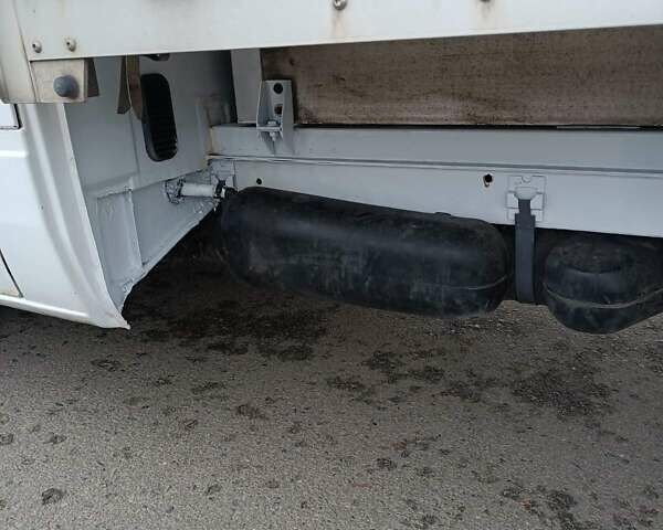 Белый Мерседес Sprinter, объемом двигателя 2.69 л и пробегом 238 тыс. км за 12999 $, фото 17 на Automoto.ua
