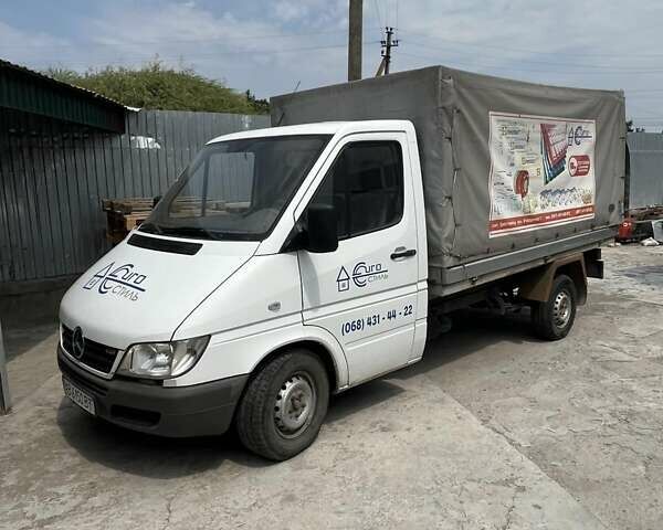 Белый Мерседес Sprinter, объемом двигателя 2.15 л и пробегом 200 тыс. км за 8000 $, фото 1 на Automoto.ua
