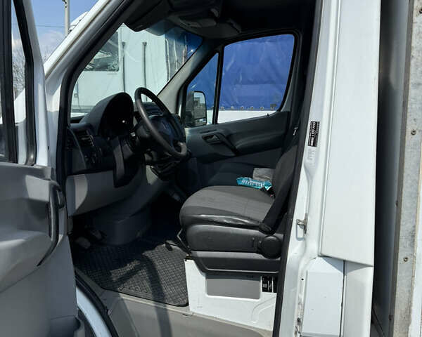 Белый Мерседес Sprinter, объемом двигателя 2.14 л и пробегом 4 тыс. км за 12000 $, фото 2 на Automoto.ua