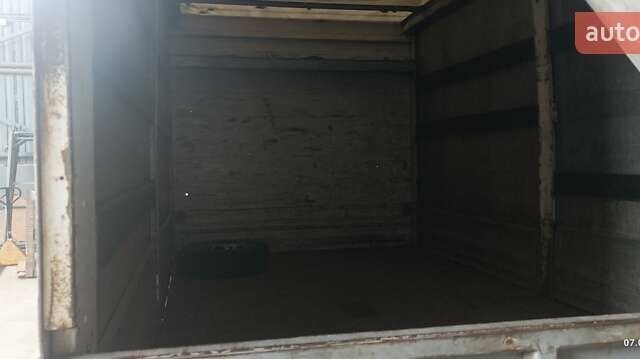 Белый Мерседес Sprinter, объемом двигателя 2.14 л и пробегом 600 тыс. км за 14900 $, фото 2 на Automoto.ua