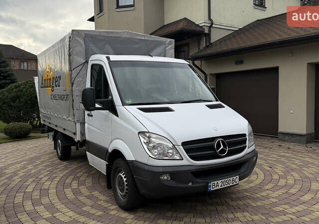 Белый Мерседес Sprinter, объемом двигателя 2.14 л и пробегом 215 тыс. км за 16000 $, фото 2 на Automoto.ua