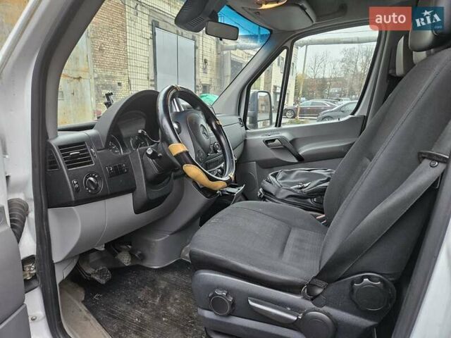 Білий Мерседес Sprinter, об'ємом двигуна 2.14 л та пробігом 307 тис. км за 19500 $, фото 6 на Automoto.ua