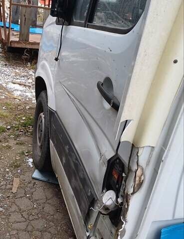 Белый Мерседес Sprinter, объемом двигателя 2.14 л и пробегом 280 тыс. км за 8500 $, фото 4 на Automoto.ua
