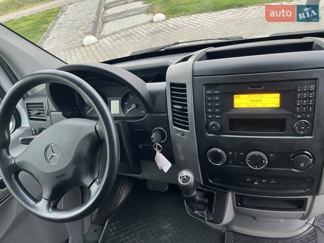 Белый Мерседес Sprinter, объемом двигателя 2.2 л и пробегом 350 тыс. км за 21500 $, фото 15 на Automoto.ua
