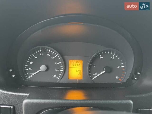 Белый Мерседес Sprinter, объемом двигателя 2.2 л и пробегом 350 тыс. км за 21500 $, фото 10 на Automoto.ua