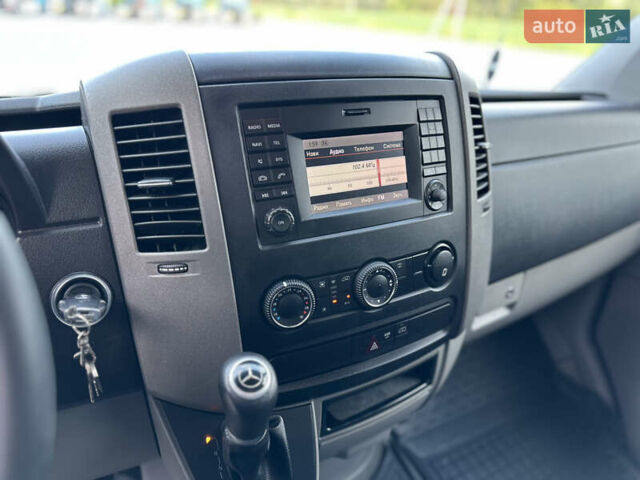 Білий Мерседес Sprinter, об'ємом двигуна 2.99 л та пробігом 349 тис. км за 26700 $, фото 9 на Automoto.ua