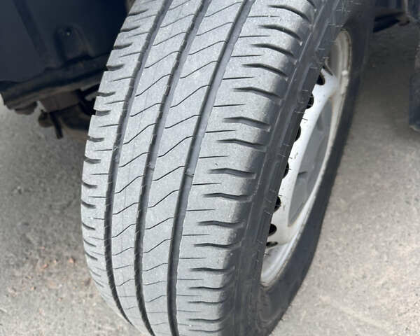 Белый Мерседес Sprinter, объемом двигателя 2.14 л и пробегом 434 тыс. км за 18900 $, фото 18 на Automoto.ua