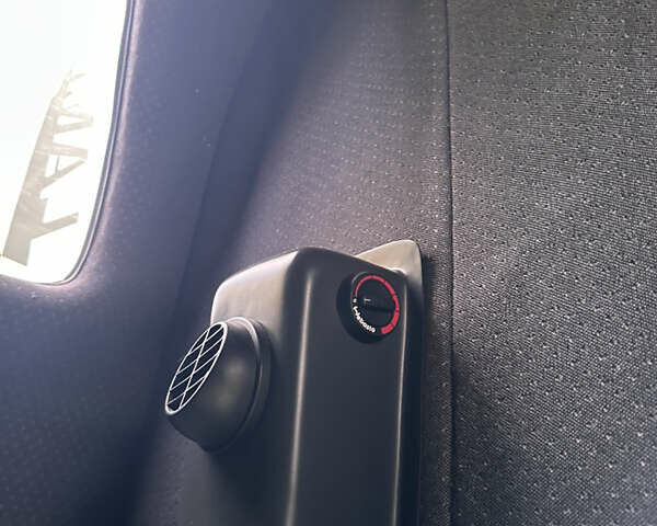 Белый Мерседес Sprinter, объемом двигателя 2.14 л и пробегом 434 тыс. км за 16900 $, фото 11 на Automoto.ua