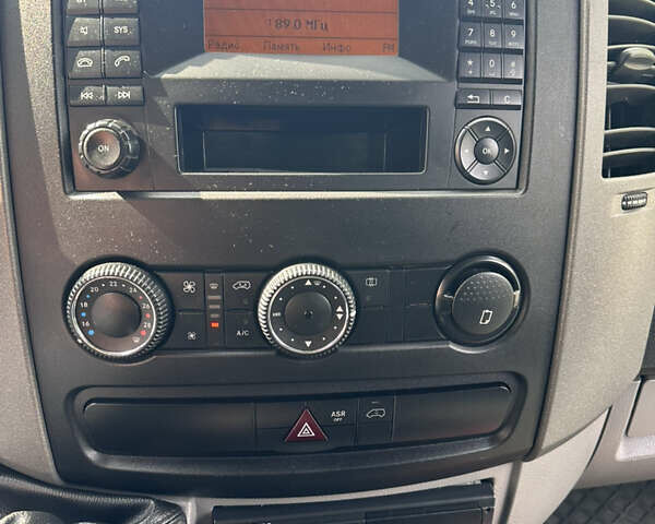 Белый Мерседес Sprinter, объемом двигателя 2.14 л и пробегом 434 тыс. км за 16900 $, фото 10 на Automoto.ua