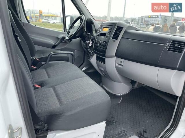 Белый Мерседес Sprinter, объемом двигателя 2.2 л и пробегом 350 тыс. км за 21500 $, фото 16 на Automoto.ua